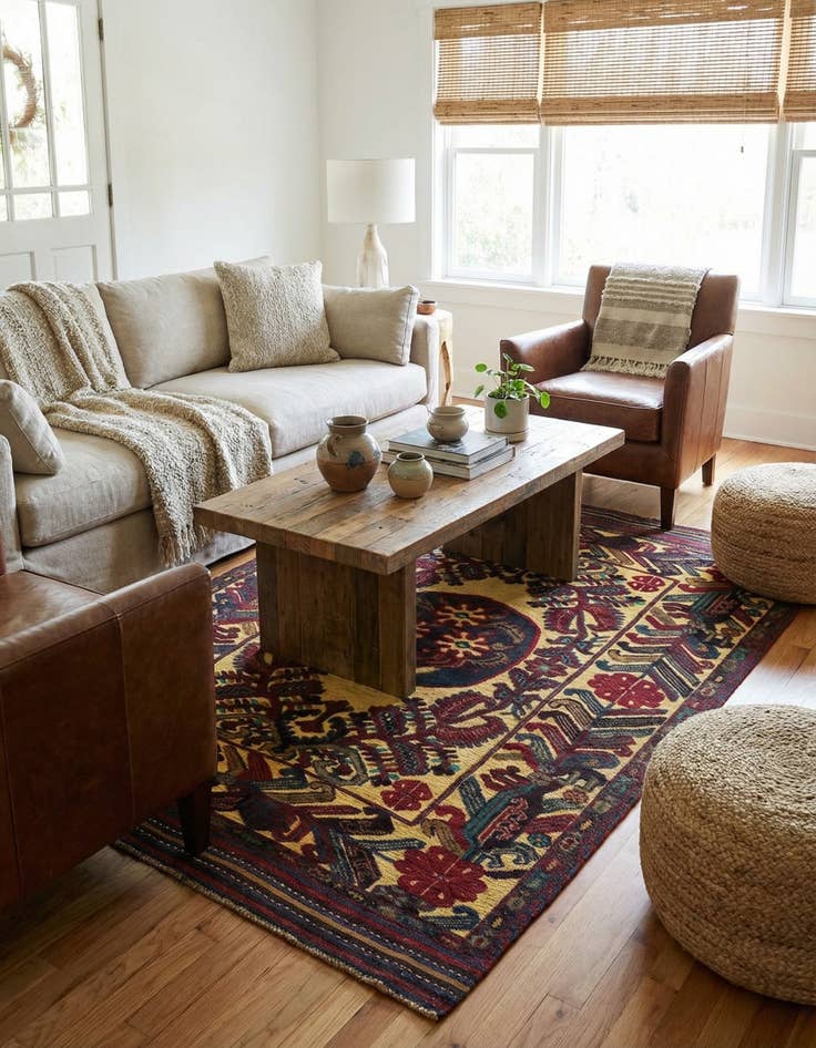 Detail image of 4' 2 x 6'  Hand Knotted Sumak Wool Rug