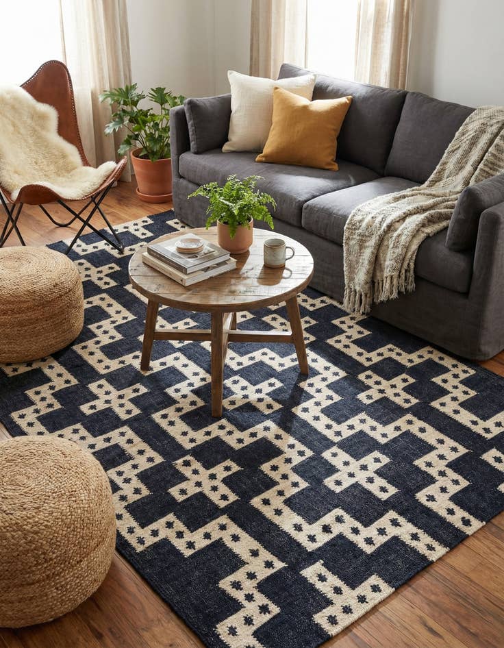 Detail image of  5' 1 x 8'  Hand Woven Kilim Wool Rug