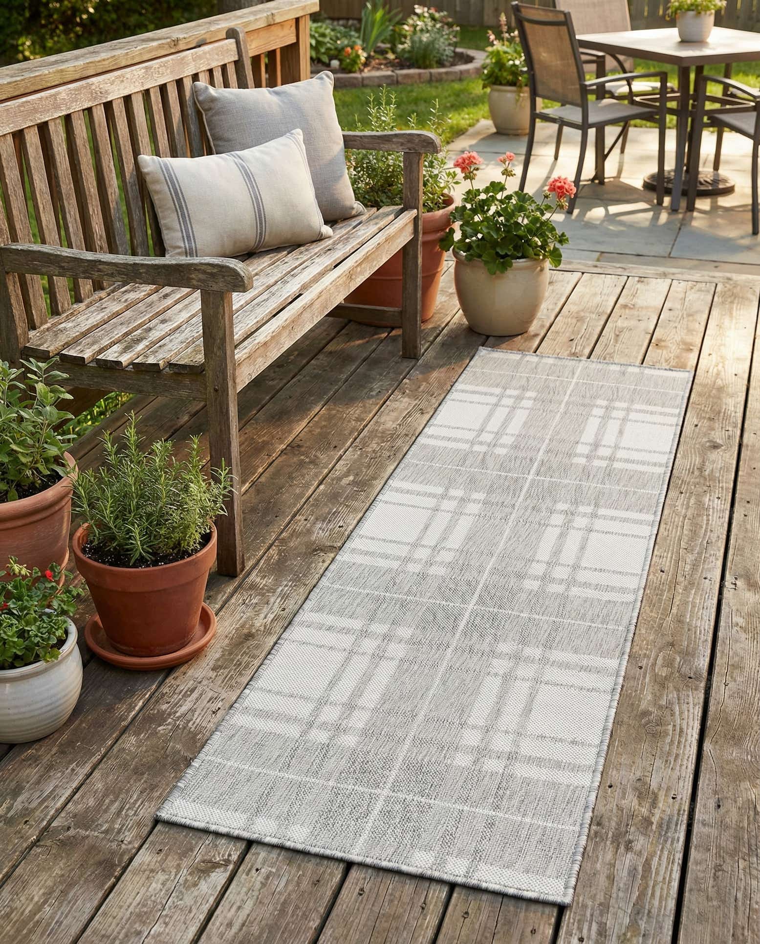 2' x 6' Easy-Clean Checkered Indoor / Outdoor Runner Rug