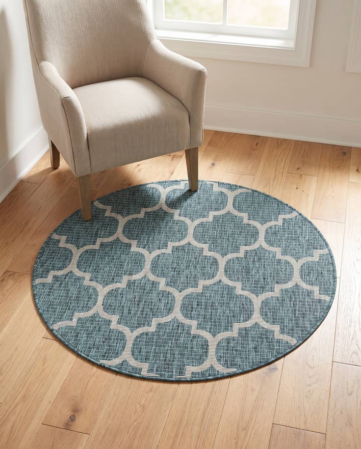 Detail image of 4' x 4' Easy-Clean Trellis Indoor / Outdoor Round Rug