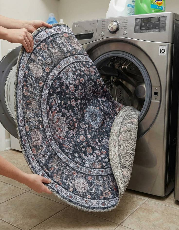 Detail image of  4' x 4' Yara Round Rug