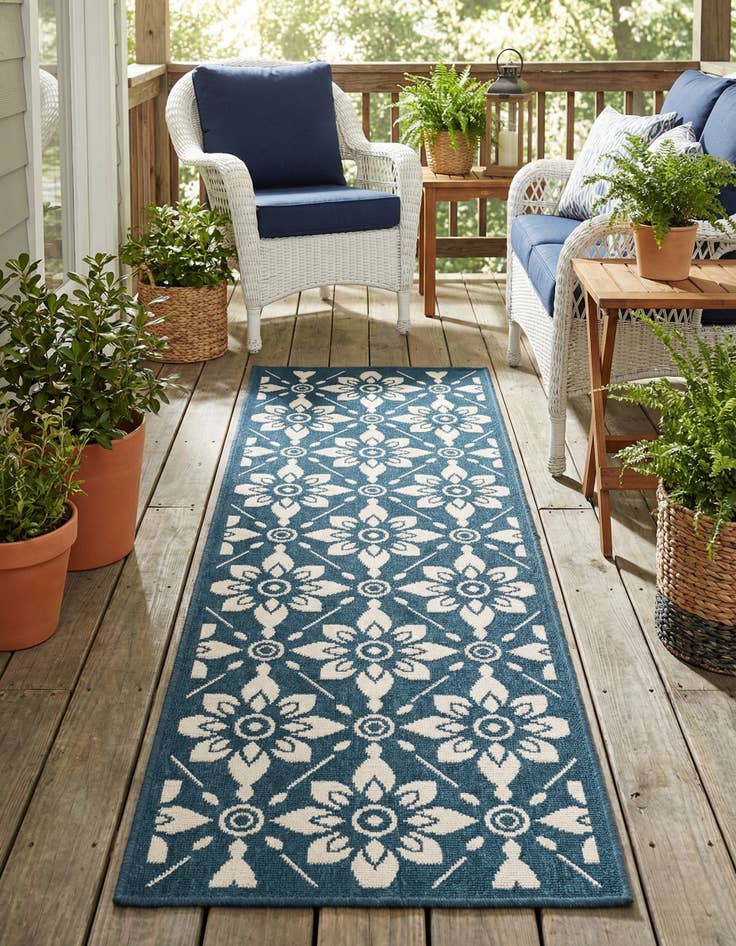 Detail image of 2' x 6'  Washable Trellis Indoor / Outdoor Runner Rug