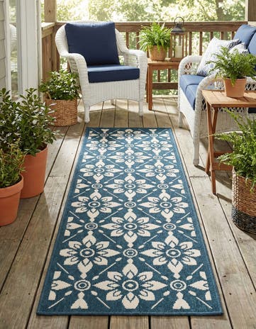 2' x 6' Easy-Clean Lattice Indoor / Outdoor Runner Rug