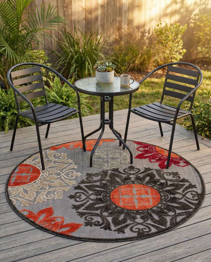 5' 3 x 5' 3 Easy-Clean Modern Indoor / Outdoor Round Rug