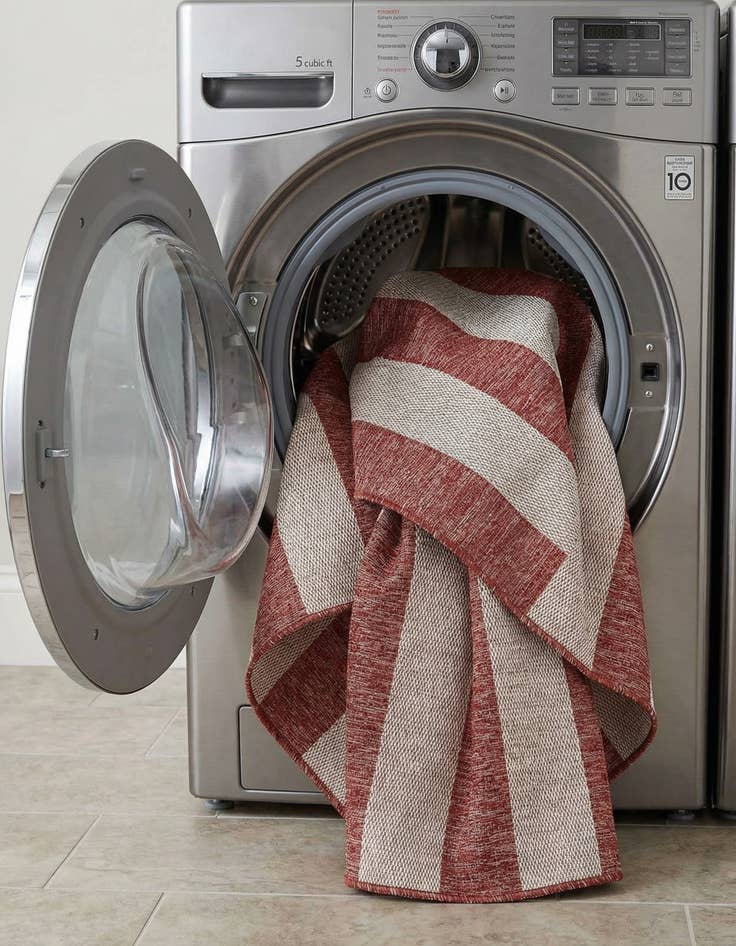 Detail image of  6' x 6'  Washable Ribbon Indoor / Outdoor Round Rug