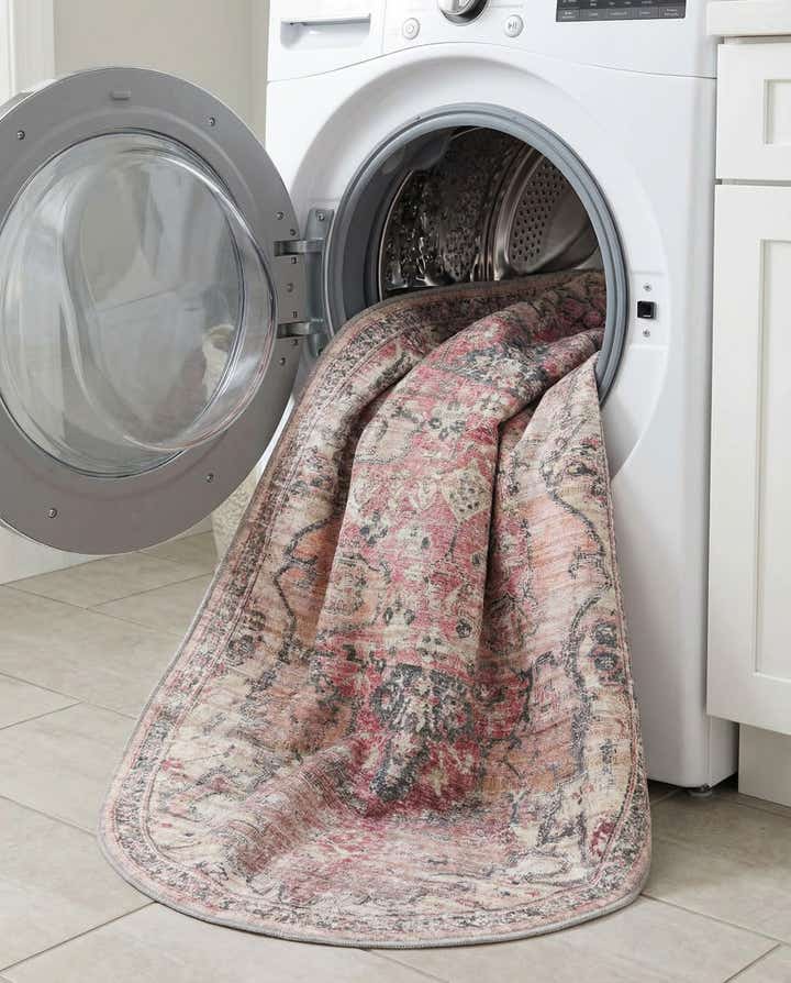 5' 3 x 8' Washable Nostalgia Oval Rug