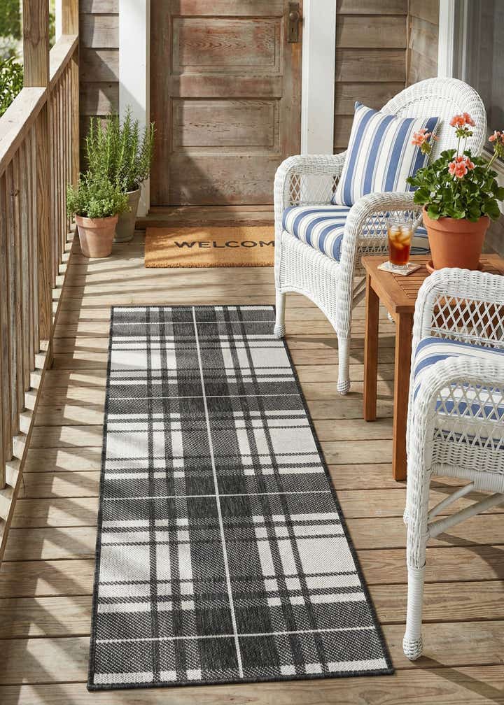2' x 6' Easy-Clean Checkered Indoor / Outdoor Runner Rug