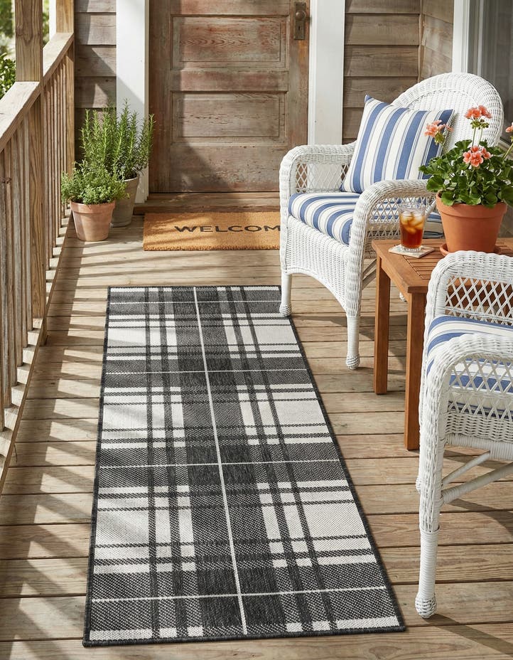 2' x 6' Easy-Clean Checkered Indoor / Outd...
