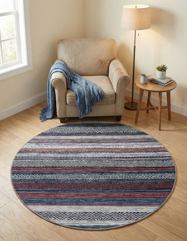 Detail image of 4' x 4'  Washable Yara Round Rug