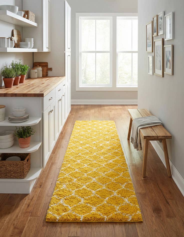 Detail image of  2' 7 x 10' Lattice Shag Runner Rug
