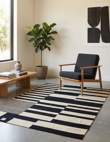 4' 7 x 6' 5 Hand Woven Kilim Modern Wool Rug