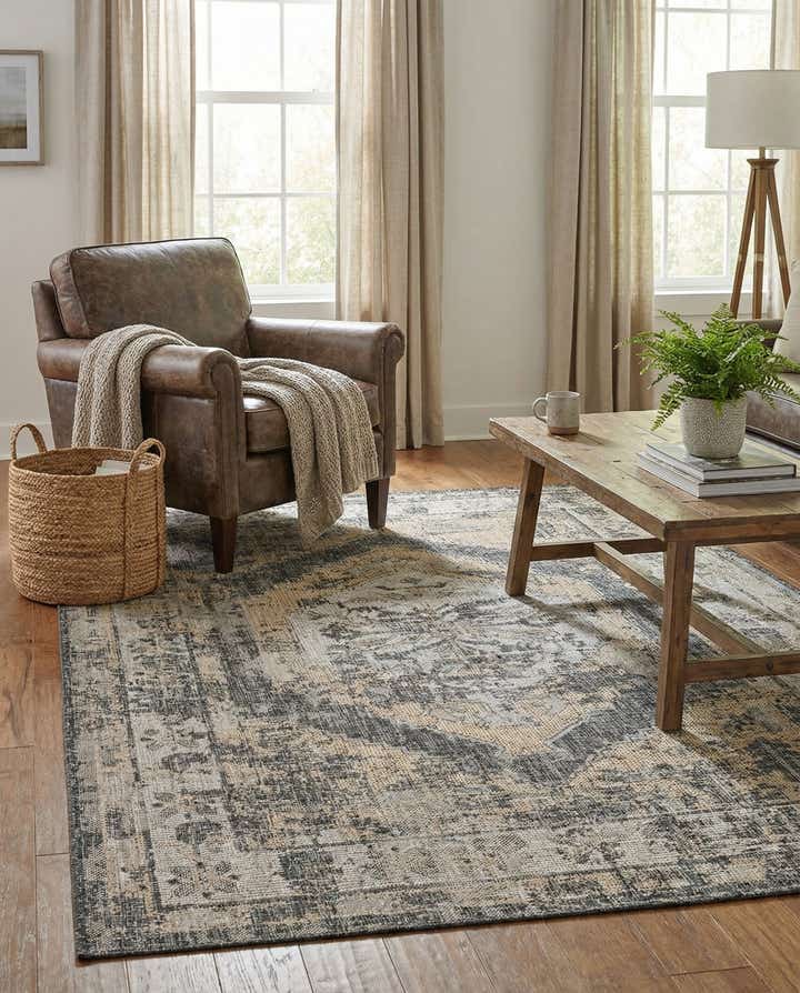 5' 3 x 8' Easy-Clean Traditional Indoor / Outdoor Rug