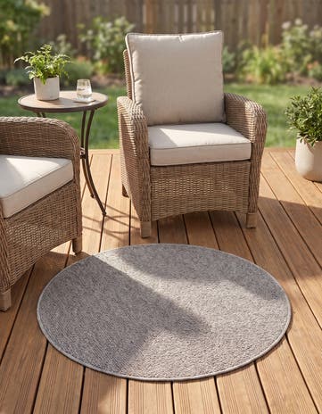 3' 1 x 3' 1 Easy-Clean Solid Indoor / Outdoor Round Rug