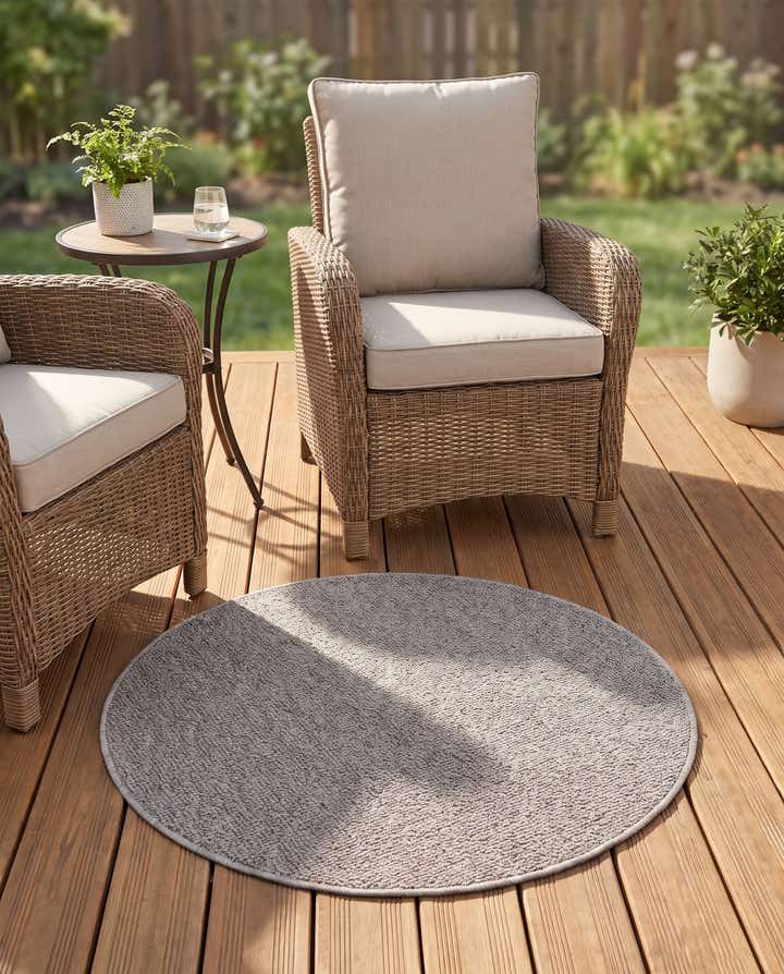 3' 1 x 3' 1 Easy-Clean Solid Indoor / Outdoor Round Rug