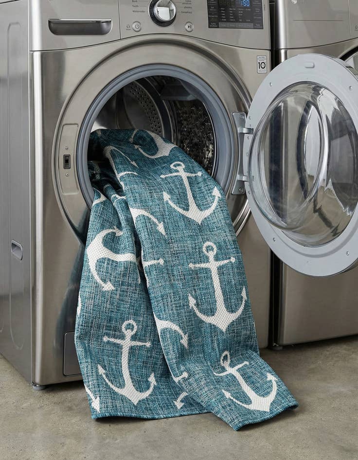 Detail image of 5' 3 x 5' 3  Washable Coastal Indoor / Outdoor Square Rug