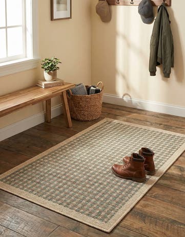 2' x 3' Easy-Clean Border Indoor / Outdoor Rug