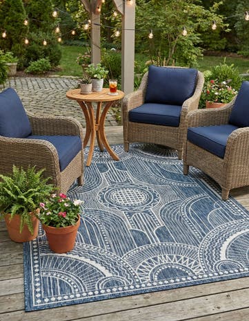 5' 3 x 7' Easy-Clean Traditional Indoor / Outdoor Rug
