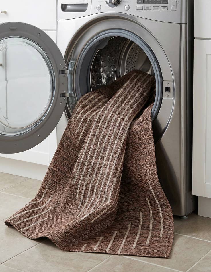 Detail image of 7' x 7'  Washable Modern Indoor / Outdoor Square Rug