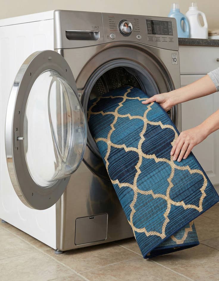 Detail image of 2' x 6'  Washable Trellis Indoor / Outdoor Runner Rug