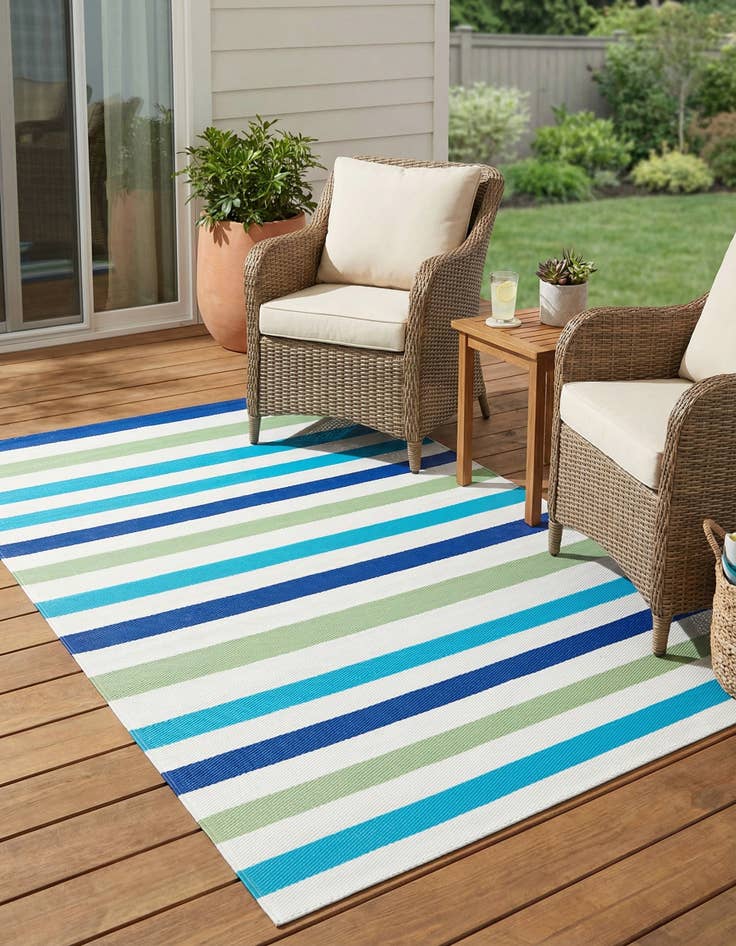 Detail image of 5' x 8'  Washable Vista Breeze Indoor / Outdoor Rug