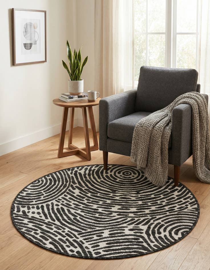 Detail image of  3' x 3'  Washable Modern Indoor / Outdoor Round Rug