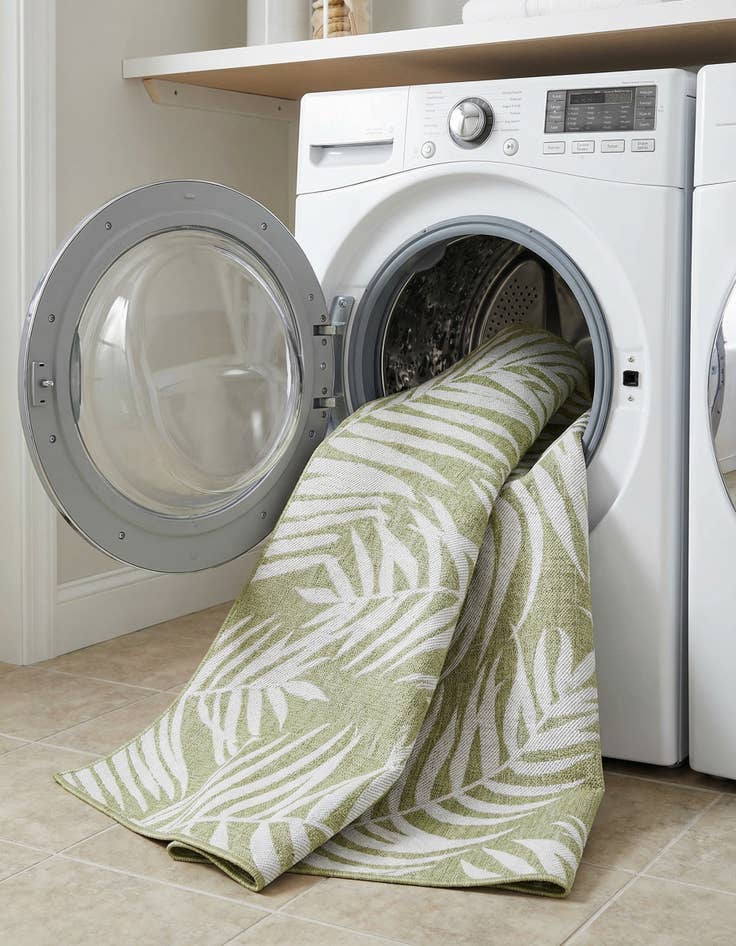 Detail image of 7' 10 x 7' 10  Washable Botanical Indoor / Outdoor Square Rug