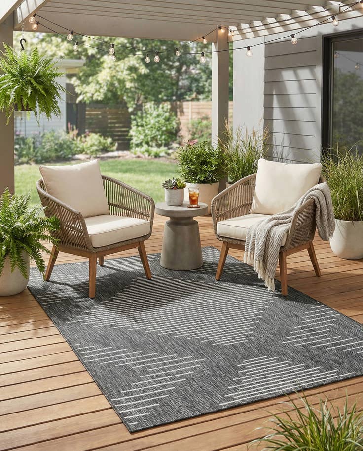 Detail image of 4' x 6' Easy-Clean Modern Indoor / Outdoor Rug