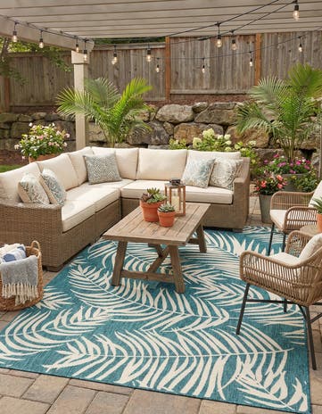 7' 10 x 11' Easy-Clean Botanical Indoor / Outdoor Rug
