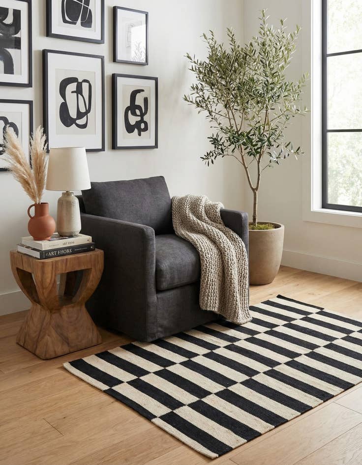 Detail image of 2' 9 x 3' 10  Hand Woven Kilim Modern Wool Rug