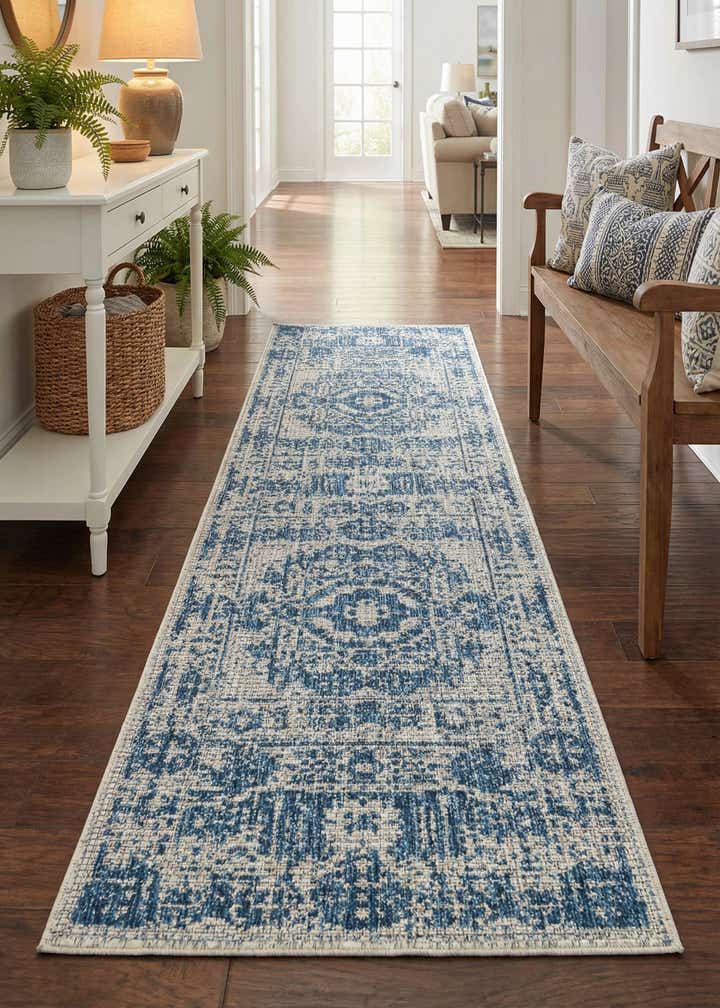 2' x 8' Easy-Clean Traditional Indoor / Outdoor Runner Rug