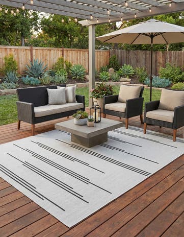 7' 10 x 10' Easy-Clean Modern Indoor / Outdoor Rug