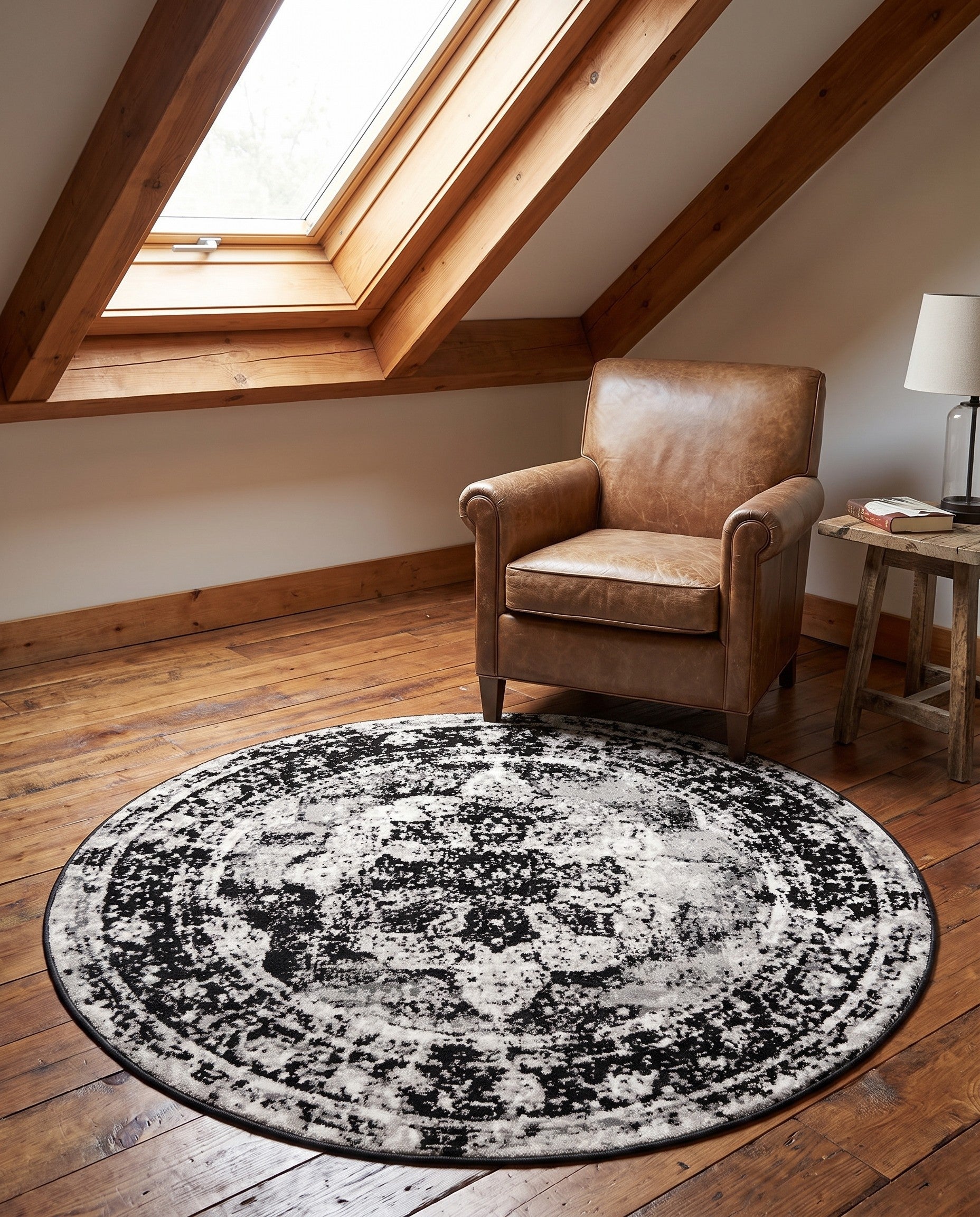 4' 1 x 4' 1 Monaco Round Rug