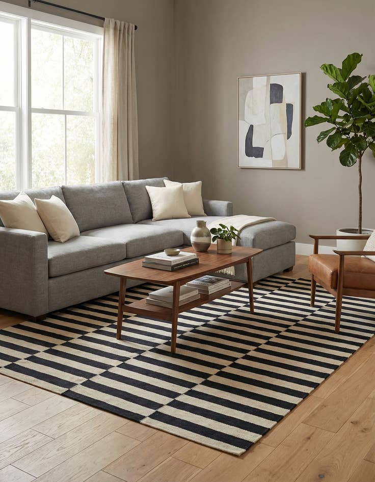 Detail image of 4' 3 x 6'  Hand Woven Kilim Modern Wool Rug