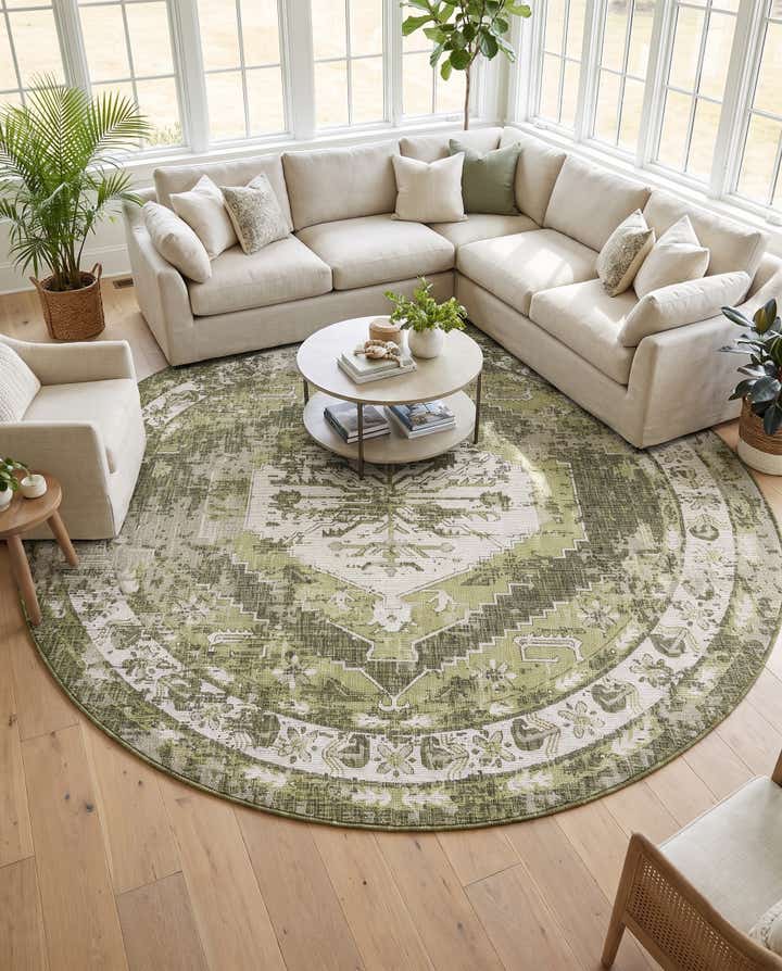 10' x 10' Easy-Clean Traditional Indoor / Outdoor Round Rug