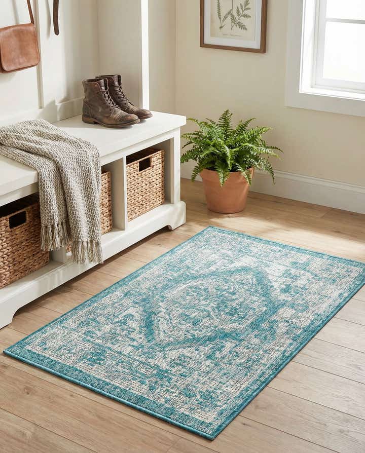2' x 3' Easy-Clean Traditional Indoor / Outdoor Rug