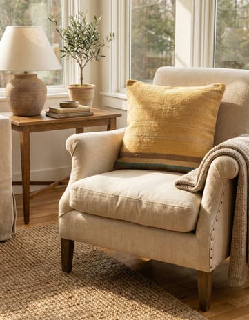 1' 7 x 1' 8 Hand Woven Pillow Wool Square Rug
