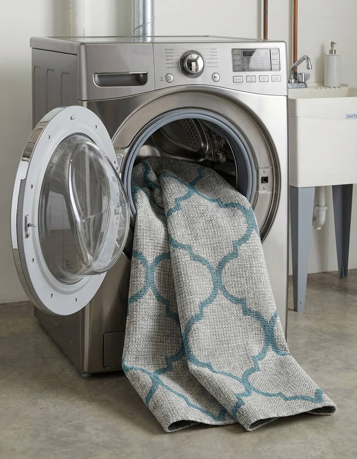 Detail image of 6' x 9'  Washable Trellis Indoor / Outdoor Rug