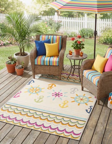 5' 3 x 7' 7 Easy-Clean Indoor / Outdoor Rug