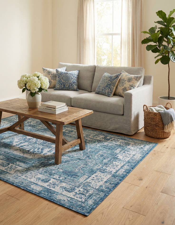 Detail image of  3' x 5' 3  Washable Traditional Indoor / Outdoor Rug