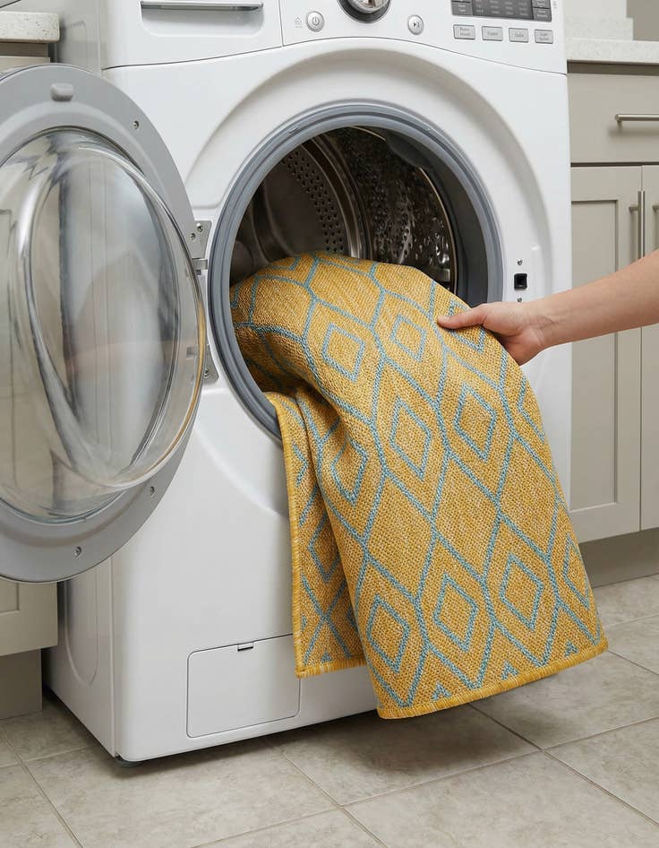 Detail image of 2' x 3'  Washable Jill Zarin Turks and Caicos Indoor / Outdoor Rug