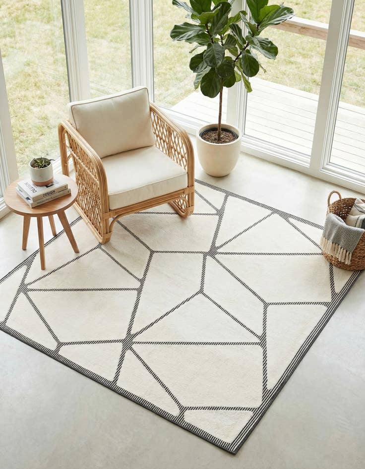 Detail image of 7' 10 x 7' 10 Prismatic Square Rug