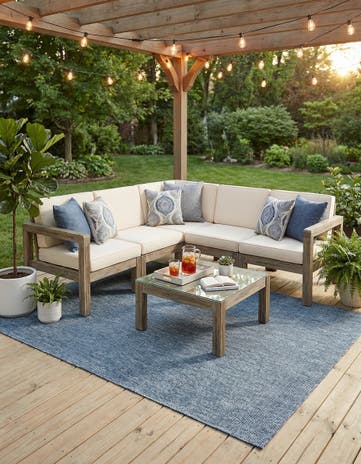6' x 9' Easy-Clean Solid Indoor / Outdoor Rug