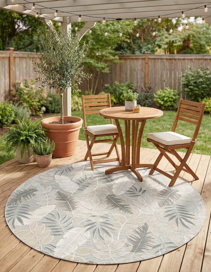 Detail image of 8' 2 x 8' 2  Washable Botanical Indoor / Outdoor Round Rug