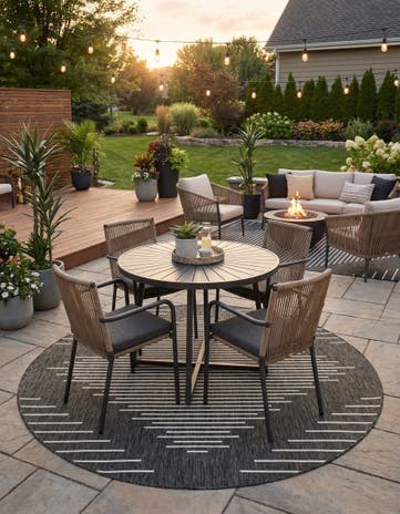 7' 10 x 7' 10 Easy-Clean Modern Indoor / Outdoor Round Rug