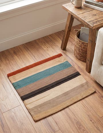 1' 7 x 1' 7 Hand Woven Pillow Wool Square Rug