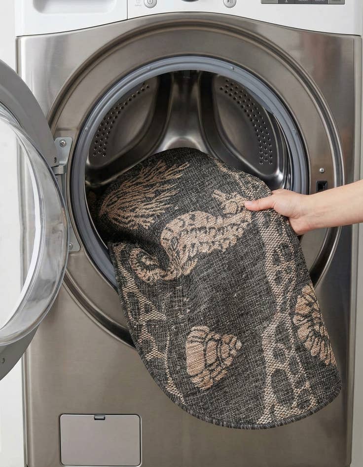 Detail image of 3' x 3'  Washable Coastal Indoor / Outdoor Round Rug