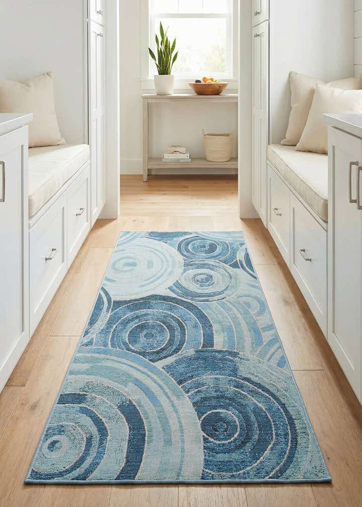 2' 7 x 5' 3 Easy-Clean Modern Indoor / Outdoor Runner Rug