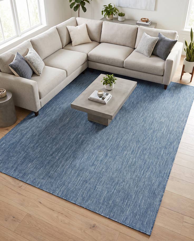 Detail image of 9' x 12' Easy-Clean Solid Indoor / Outdoor Rug