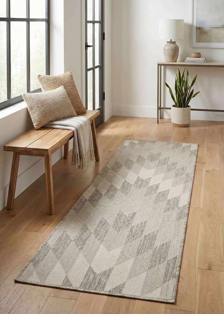 2' x 6' Easy-Clean Modern Indoor / Outdoor Runner Rug