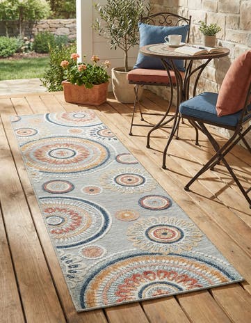 2' 2 x 8' Easy-Clean Botanical Indoor / Outdoor Runner Rug